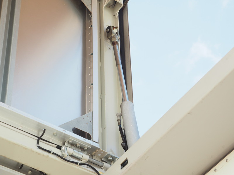 いすゞ ギガ ウイング車 大型 QKG-CYJ77A 年式 H24[写真14]