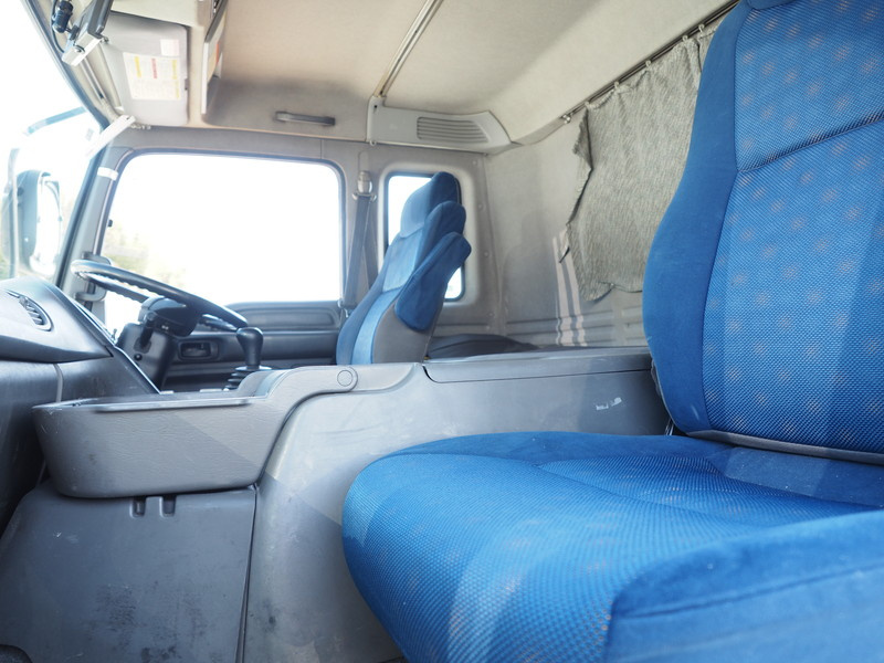 いすゞ ギガ ウイング車 大型 QKG-CYJ77A 年式 H24[写真31]