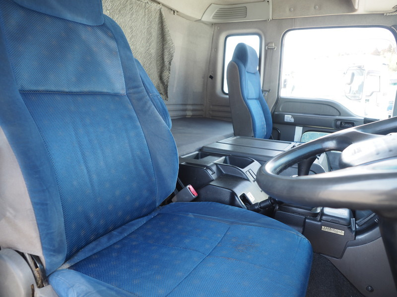 いすゞ ギガ ウイング車 大型 QKG-CYJ77A 年式 H24[写真26]