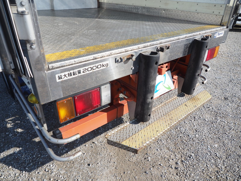 いすゞ エルフ 冷凍バン 小型 BKG-NMR85AN 年式 H23[写真17]