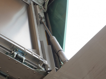 いすゞ ギガ ウイング車 大型 QKG-CYJ77A 年式 H26 [写真07]