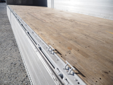 いすゞ ギガ ウイング車 大型 QKG-CYJ77A 年式 H25 [写真18]