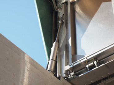 いすゞ ギガ ウイング車 大型 QKG-CYJ77A 年式 H25 [写真13]