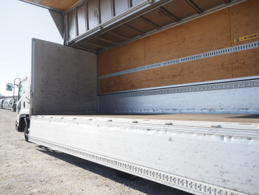 いすゞ フォワード ウイング車 中型 TKG-FRR90S2 年式 H24 [写真15]