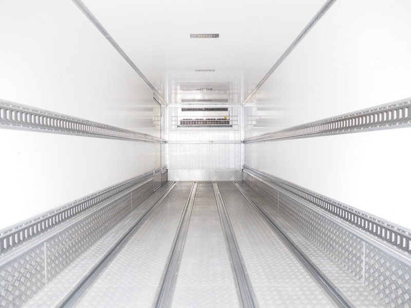 いすゞ ギガ 冷凍バン 大型 LKG-CYJ77A 年式 H24[写真11]