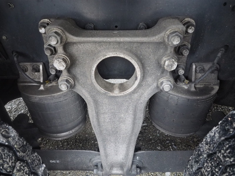 いすゞ ギガ 冷凍バン 大型 LKG-CYJ77A 年式 H24[写真29]