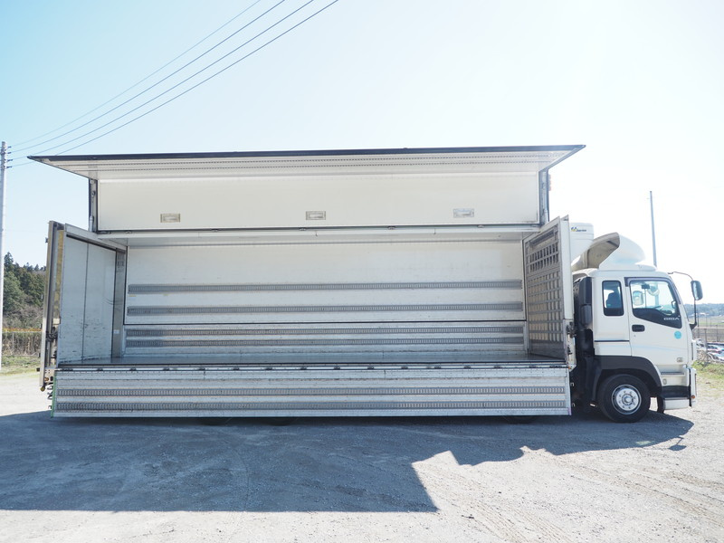 いすゞ ギガ 冷凍ウイング 大型 LKG-CYJ77A 年式 H24[写真08]