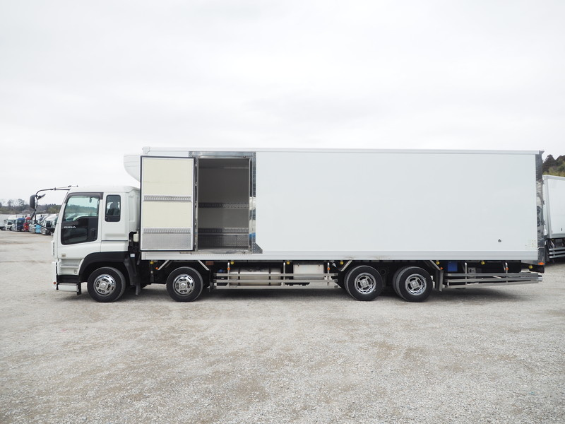 いすゞ ギガ 冷凍バン 大型 LKG-CYJ77A 年式 H24[写真09]