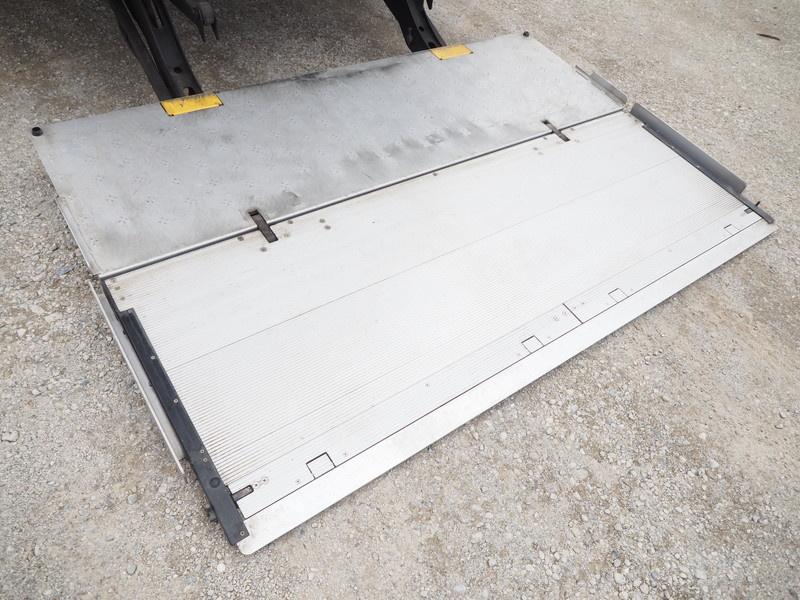 いすゞ ギガ 冷凍バン 大型 LKG-CYJ77A 年式 H24[写真17]