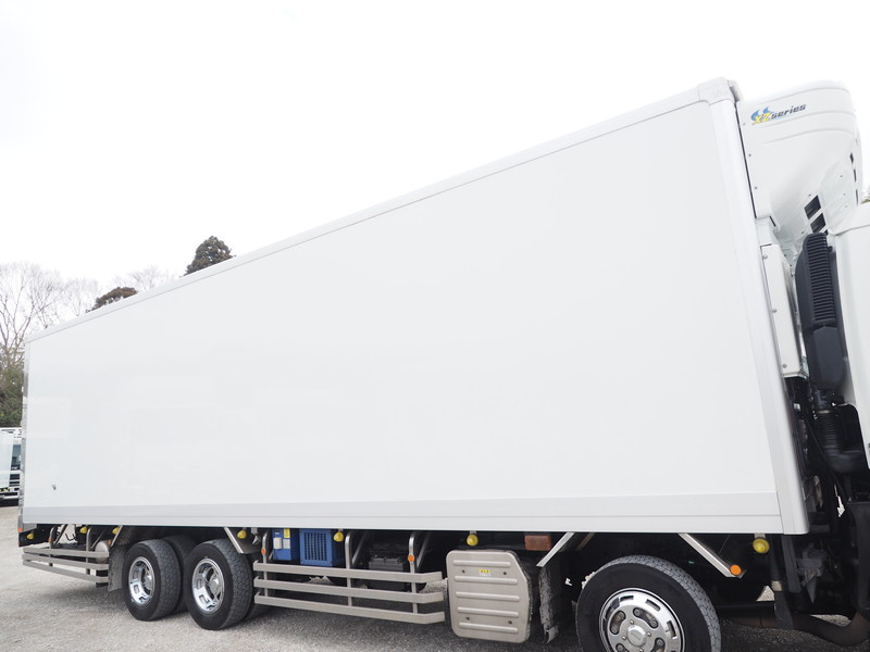 いすゞ ギガ 冷凍バン 大型 LKG-CYJ77A 年式 H24[写真07]