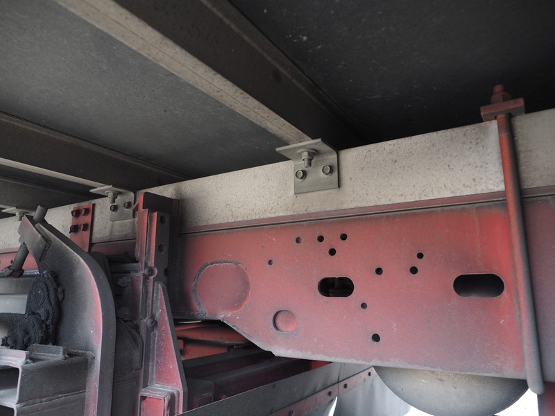 いすゞ フォワード 冷凍バン 中型 TKG-FRR90T2 年式 H27[写真33]