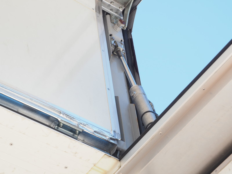 いすゞ ギガ 冷凍ウイング 大型 LKG-CYJ77A 年式 H24[写真14]