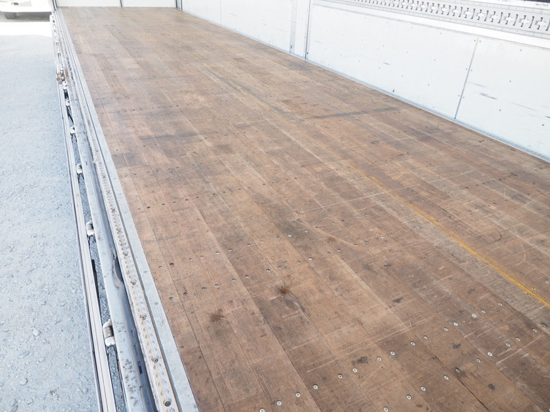 いすゞ ギガ 冷凍ウイング 大型 LKG-CYJ77A 年式 H24[写真18]