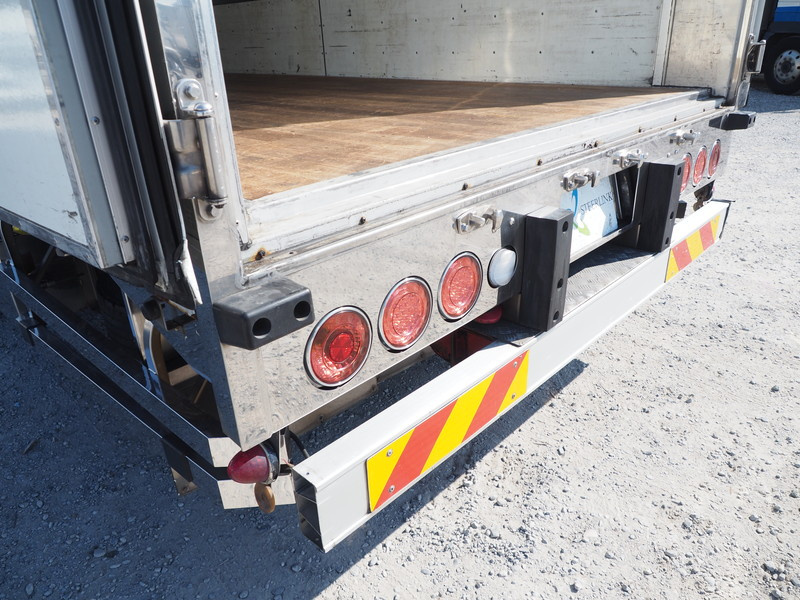 いすゞ ギガ 冷凍ウイング 大型 LKG-CYJ77A 年式 H24[写真25]