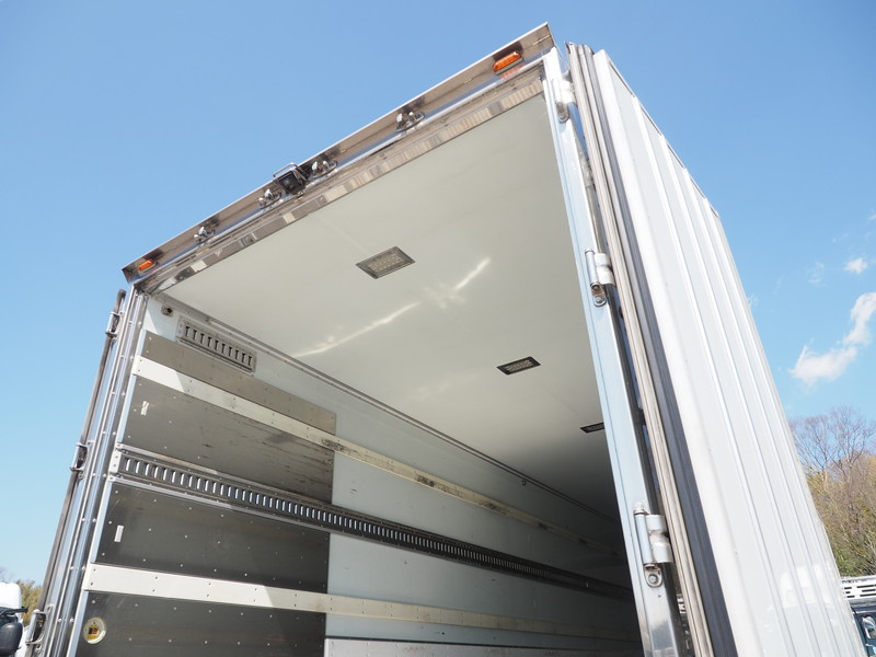 いすゞ ギガ 冷凍バン 大型 QKG-CYJ77A 年式 H26[写真13]