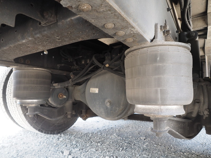 いすゞ ギガ 冷凍バン 大型 QKG-CYJ77A 年式 H26[写真24]