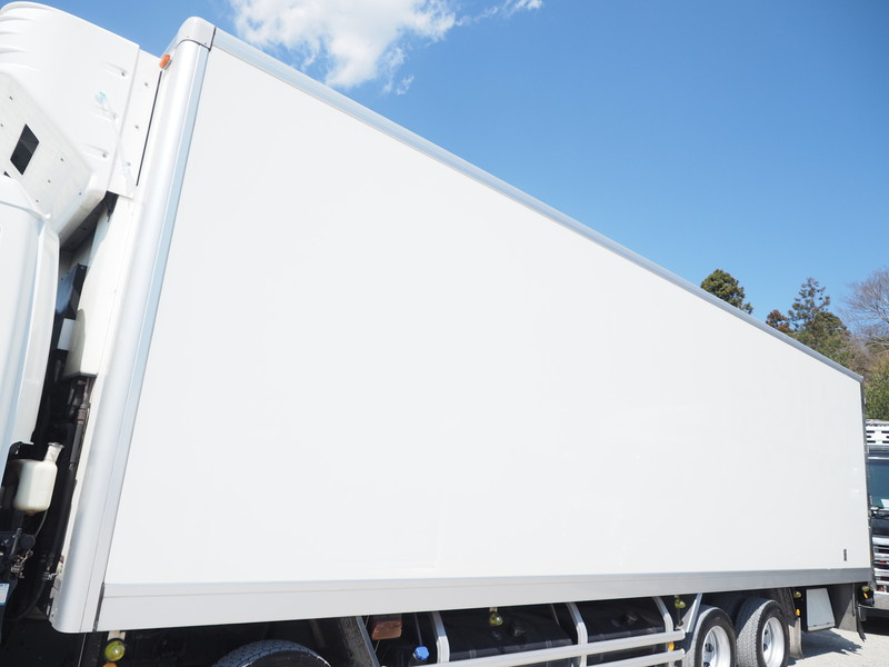 いすゞ ギガ 冷凍バン 大型 QKG-CYJ77A 年式 H26[写真08]