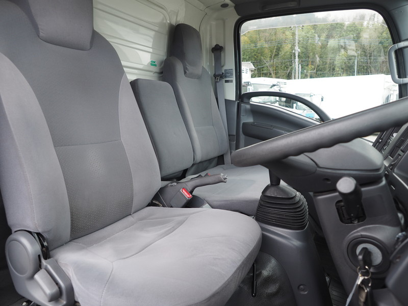 いすゞ エルフ バン車 小型 TPG-NMR85AN 年式 H27[写真18]