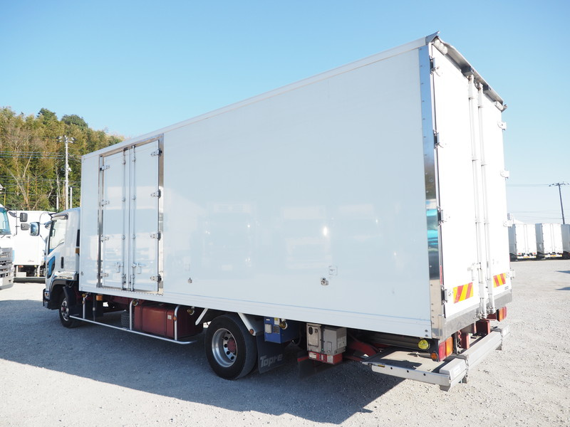 いすゞ フォワード 冷凍バン 中型 TKG-FRR90T2 年式 H27[写真06]