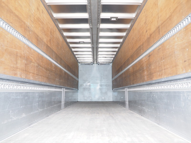 いすゞ ギガ ウイング車 大型 PKG-CYJ77W8 年式 H22[写真21]