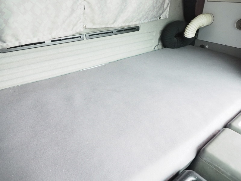 いすゞ ギガ ウイング車 大型 PKG-CYJ77W8 年式 H22[写真28]