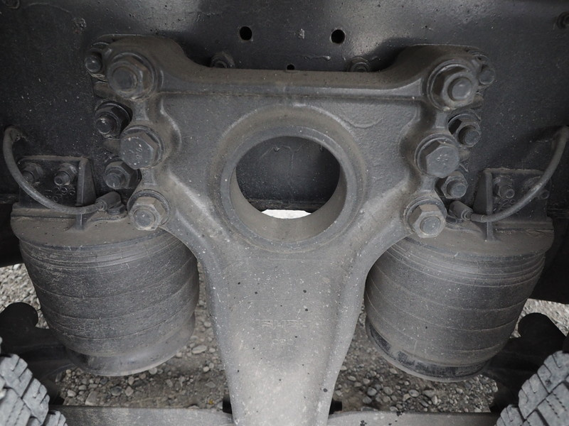 いすゞ ギガ ウイング車 大型 PKG-CYJ77W8 年式 H22[写真33]