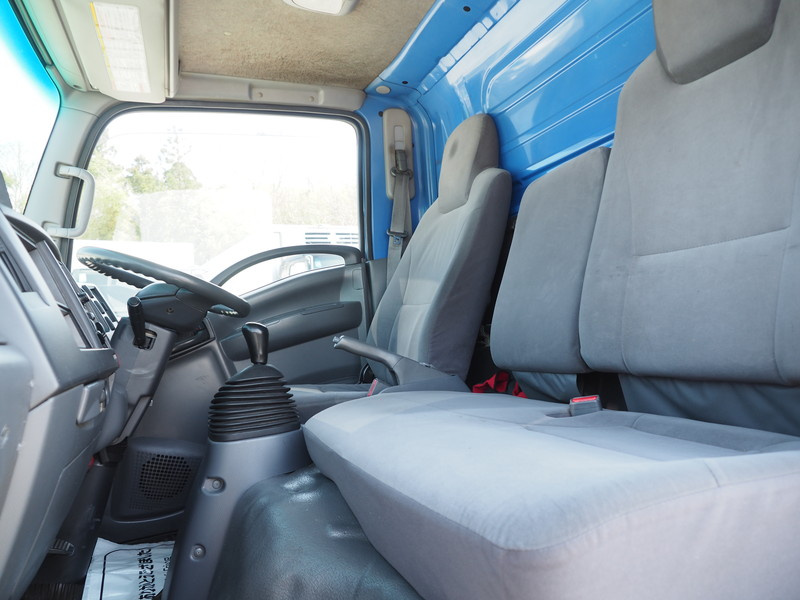 いすゞ エルフ バン車 小型 BKG-NMR85AN 年式 H23[写真22]