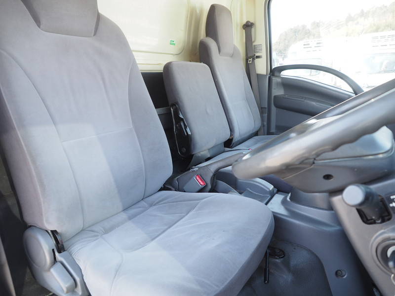 いすゞ エルフ バン車 小型 BKG-NPR85AN 年式 H19[写真18]