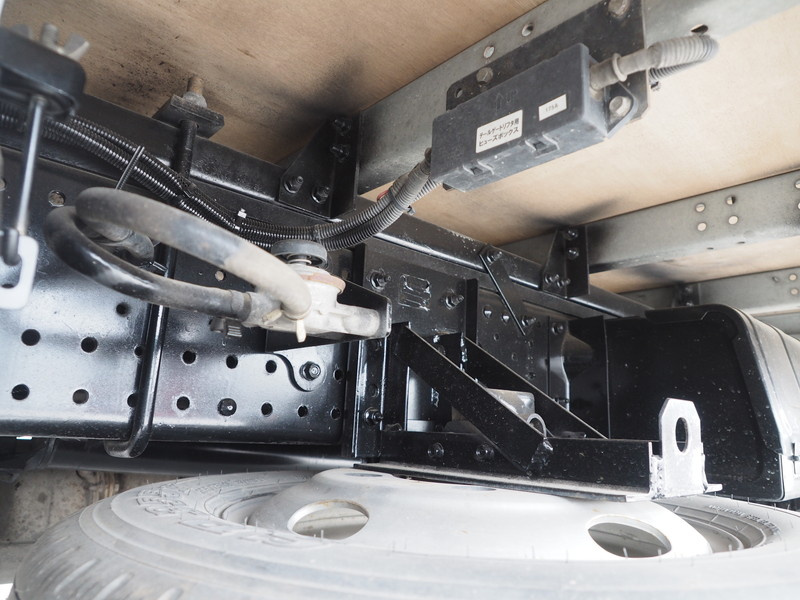 いすゞ エルフ バン車 小型 TKG-NPR85AN 年式 H26[写真25]