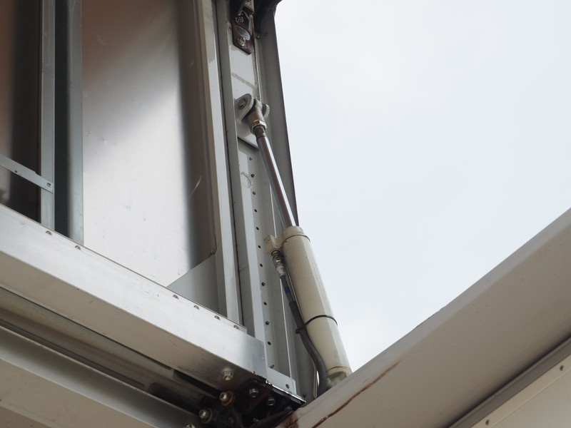 日野 グランドプロフィア ウイング車 大型 QKG-FW1EXBG 年式 H26[写真15]