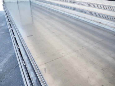 いすゞ ギガ 冷凍ウイング 大型 LKG-CYJ77A 年式 H24 [写真18]