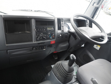 いすゞ エルフ バン車 小型 TPG-NMR85AN 年式 H27 [写真20]