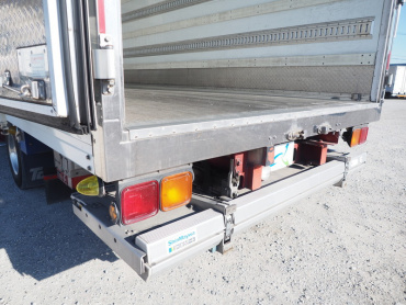 いすゞ フォワード 冷凍バン 中型 TKG-FRR90T2 年式 H27 [写真17]