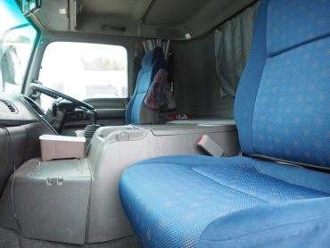 いすゞ ギガ ウイング車 大型 PKG-CYJ77W8 年式 H22 [写真29]