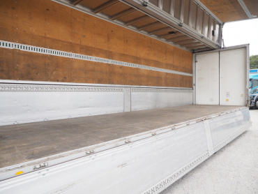 いすゞ ギガ ウイング車 大型 PKG-CYJ77W8 年式 H22 [写真17]