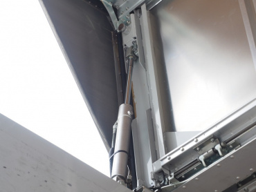 いすゞ ギガ ウイング車 大型 PKG-CYJ77W8 年式 H22 [写真14]