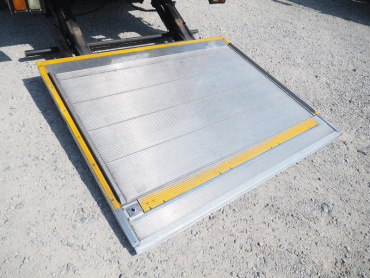 いすゞ エルフ バン車 小型 BKG-NMR85AN 年式 H23 [写真16]