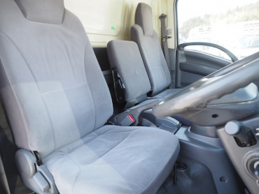 いすゞ エルフ バン車 小型 BKG-NPR85AN 年式 H19 [写真18]