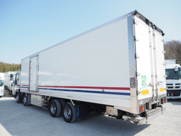 いすゞ ギガ 冷凍バン 大型 PDG-CYJ77W8Z 年式 H21 [写真06]
