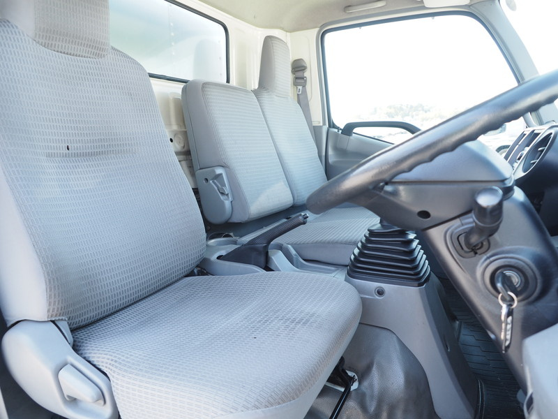 日野 デュトロ バン車 小型 TKG-XZU710 年式 H27[写真20]