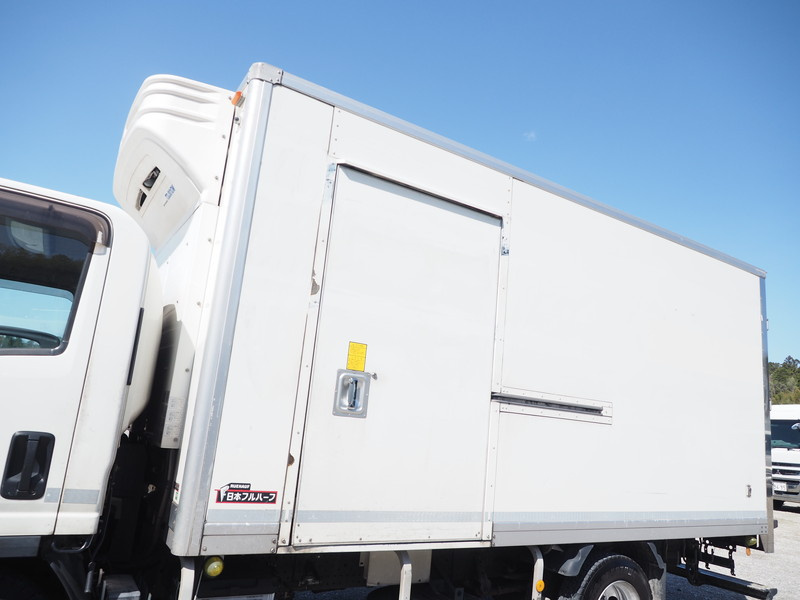 いすゞ エルフ 冷凍バン 小型 TKG-NPR85AN 年式 H25[写真09]