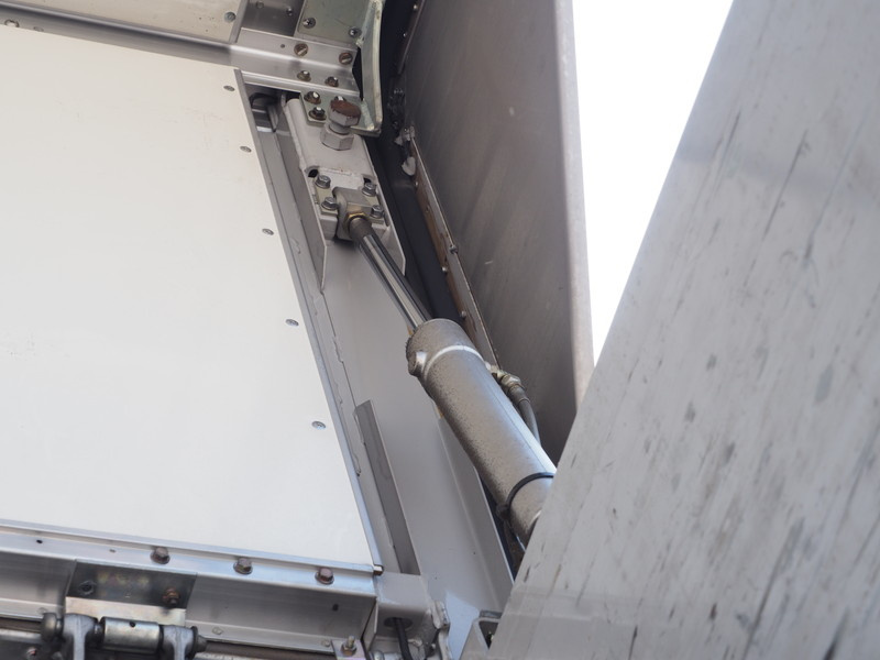 三菱ふそう スーパーグレート ウイング車 大型 BDG-FS55JZ 年式 H19[写真09]