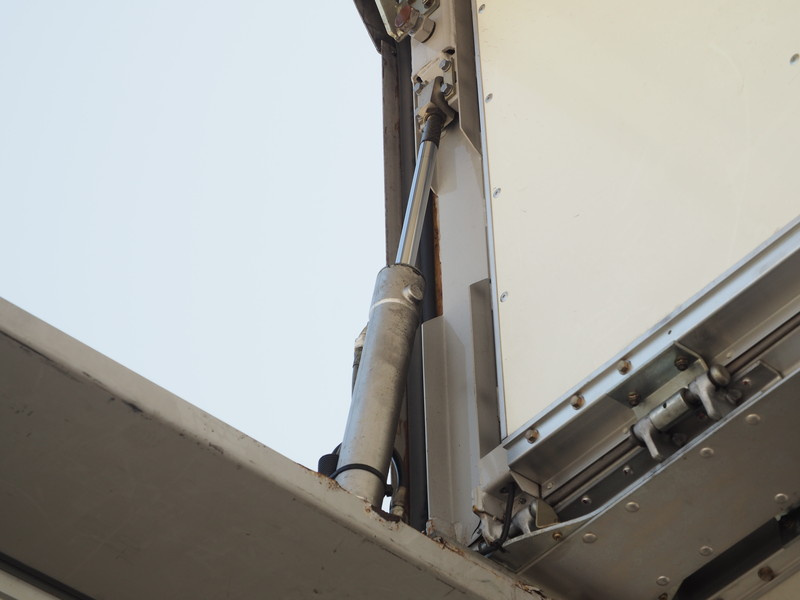 三菱ふそう スーパーグレート ウイング車 大型 BDG-FS55JZ 年式 H19[写真10]