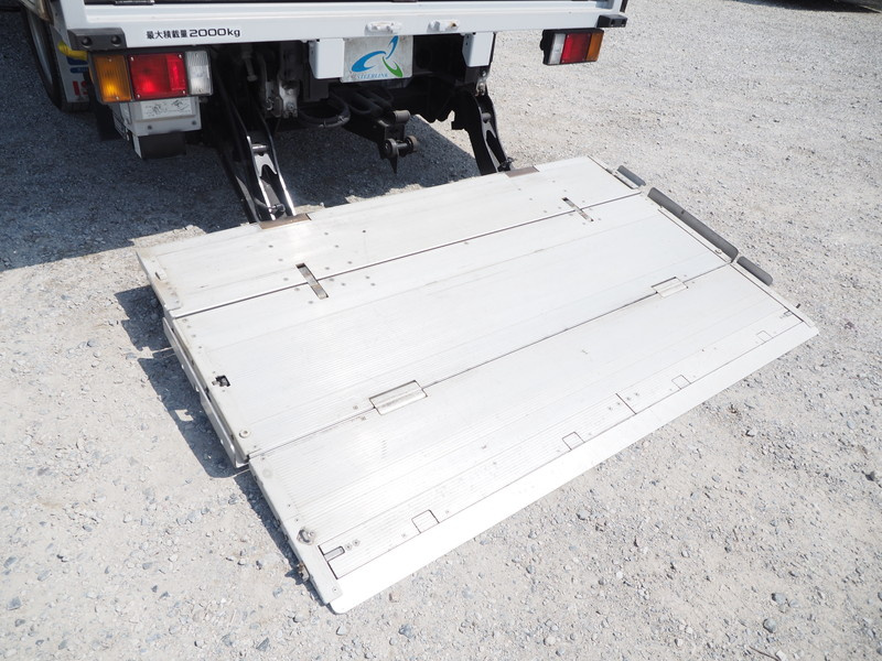 いすゞ エルフ バン車 小型 TKG-NPR85AN 年式 H26[写真16]