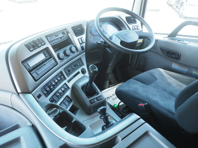 UDトラックス クオン ウイング車 大型 QKG-CG5ZA 年式 H26[写真31]