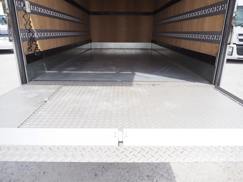 三菱ふそう キャンター バン車 小型 TKG-FEB50 年式 H26[写真16]