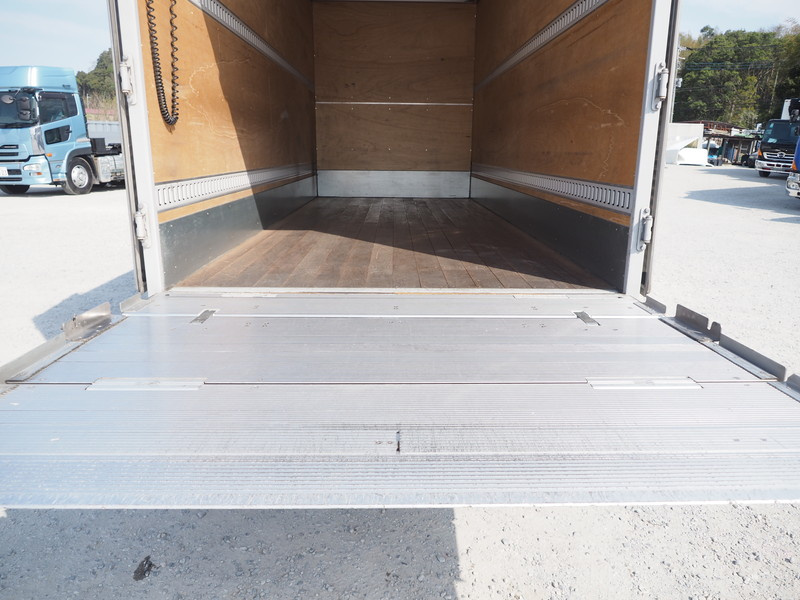 いすゞ エルフ バン車 小型 TPG-NMR85AN 年式 H27[写真16]