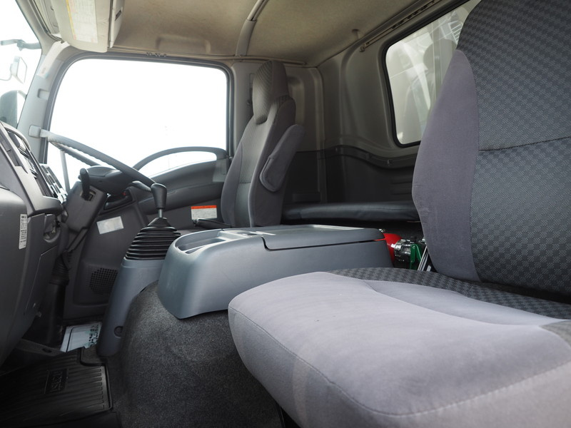 いすゞ フォワード ウイング車 中型 TKG-FRR90T2 年式 H27[写真35]