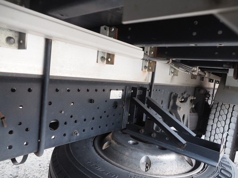 いすゞ フォワード ウイング車 中型 TKG-FRR90T2 年式 H27[写真37]