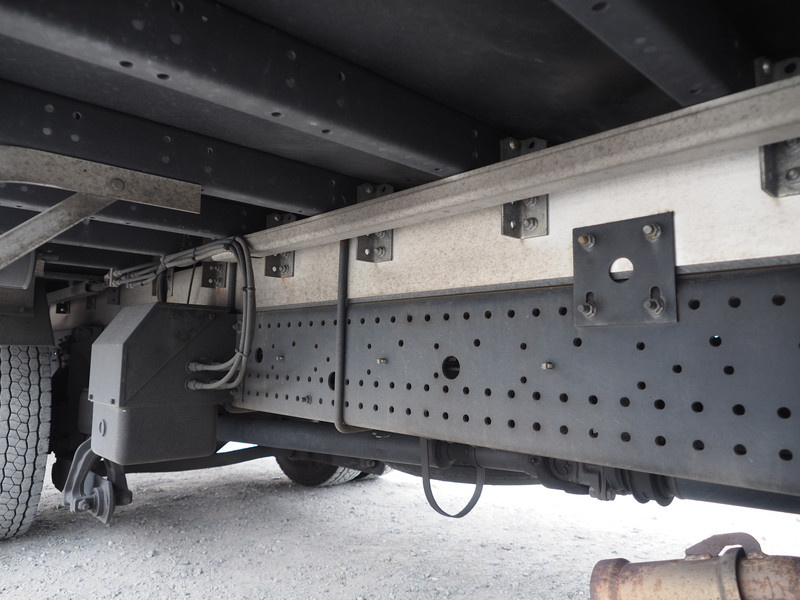 いすゞ フォワード ウイング車 中型 TKG-FRR90T2 年式 H27[写真38]